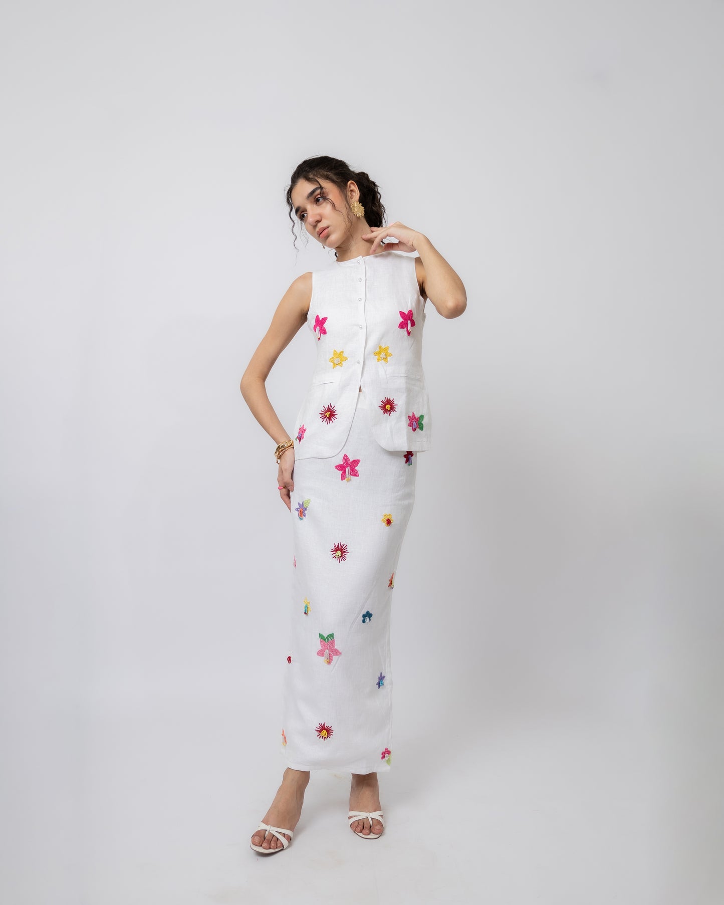 100% linen waistcoat with floral hand embroidery