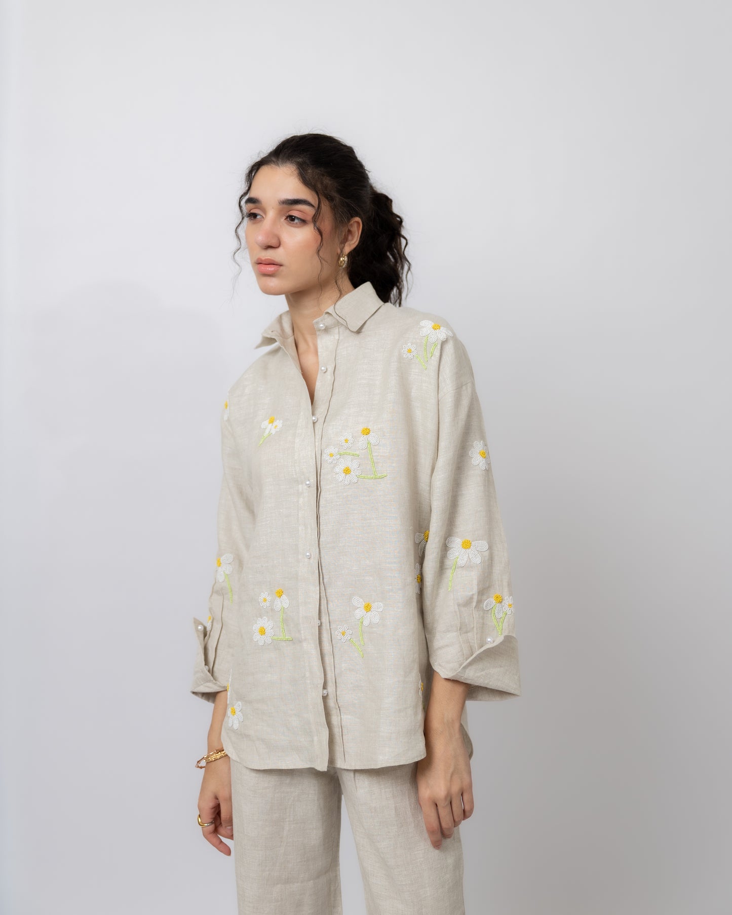 100% Linen long-sleeved embroidered shirt
