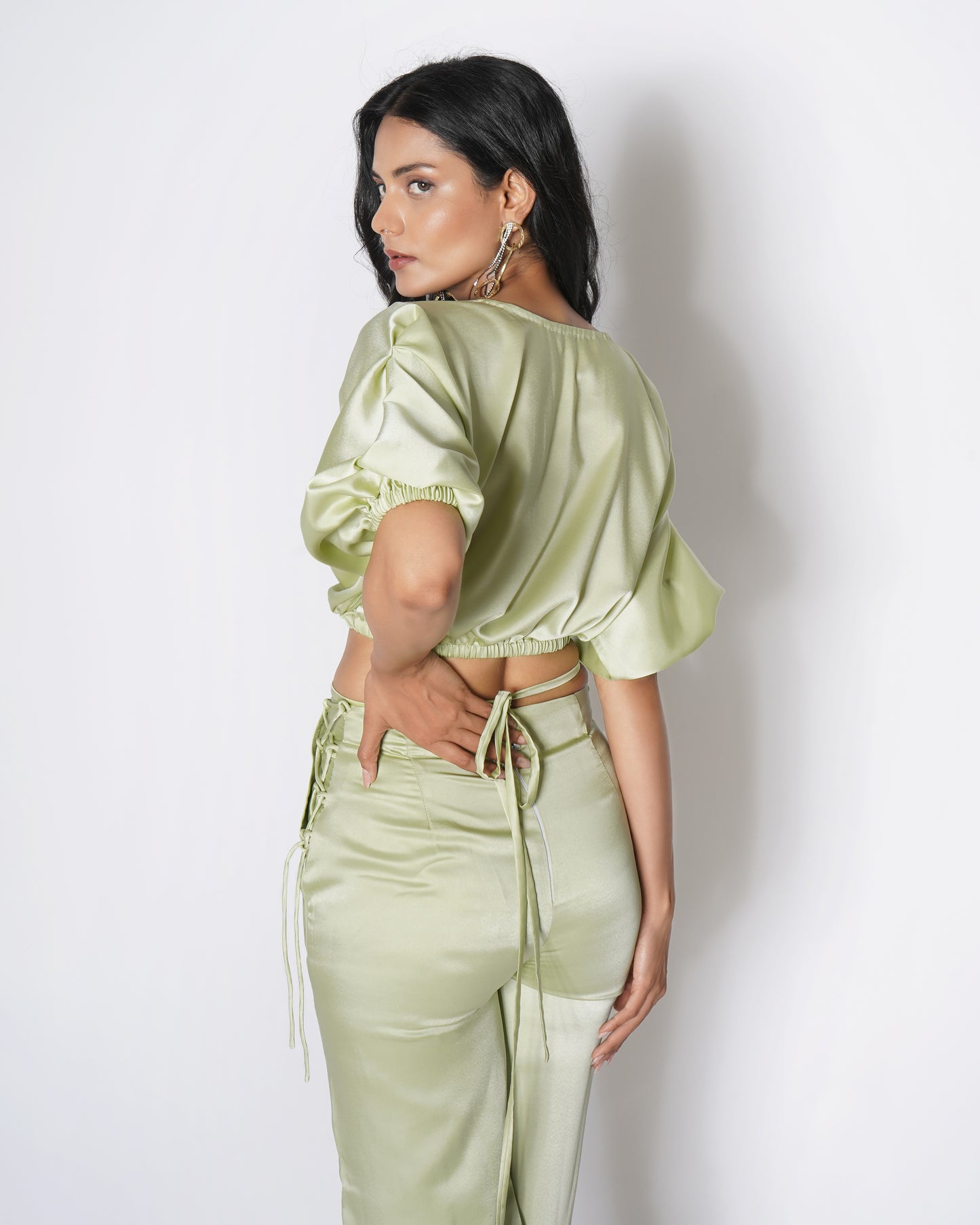 Cropped top with tie-detail