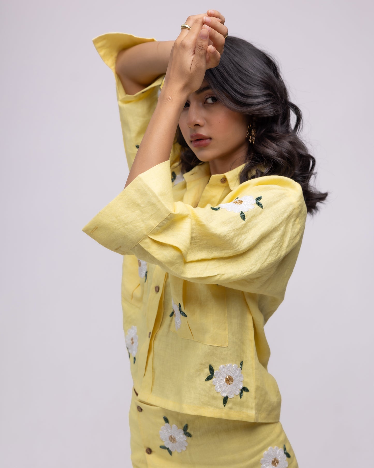 100% linen shirt with floral hand-embroidery