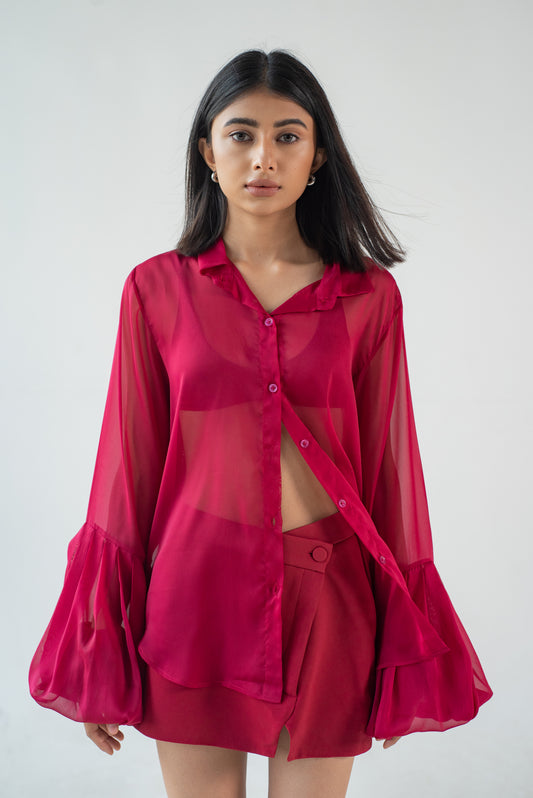 Shirt with voluminous sleeves