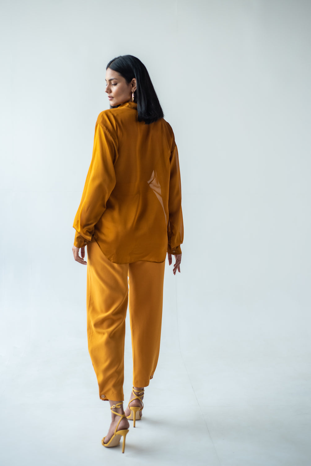 High-waisted carrot-fit trousers